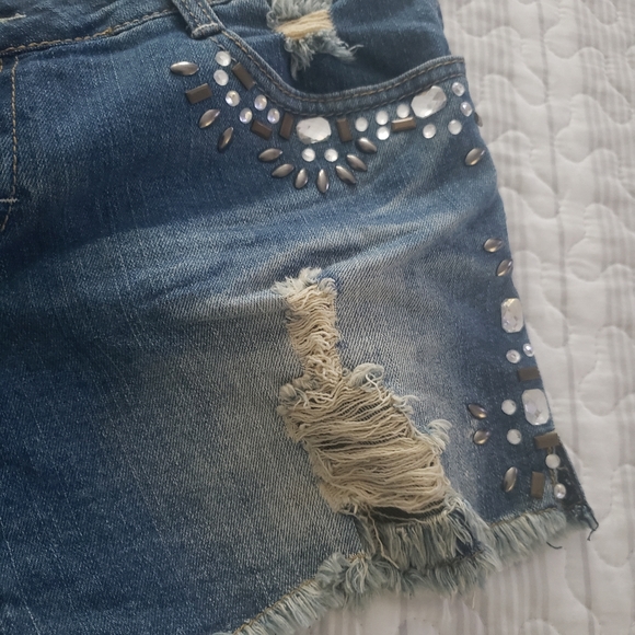 Distressed Shorts size 11 - Picture 3 of 8